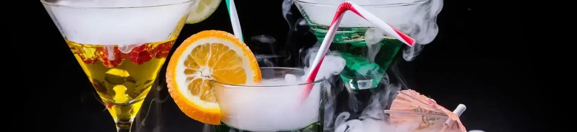 Cocktail cu fum de gheață carbonică